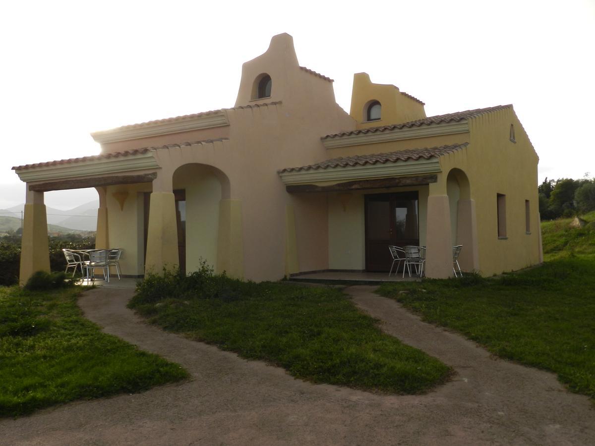 Hotel Minnia Budoni Exterior foto